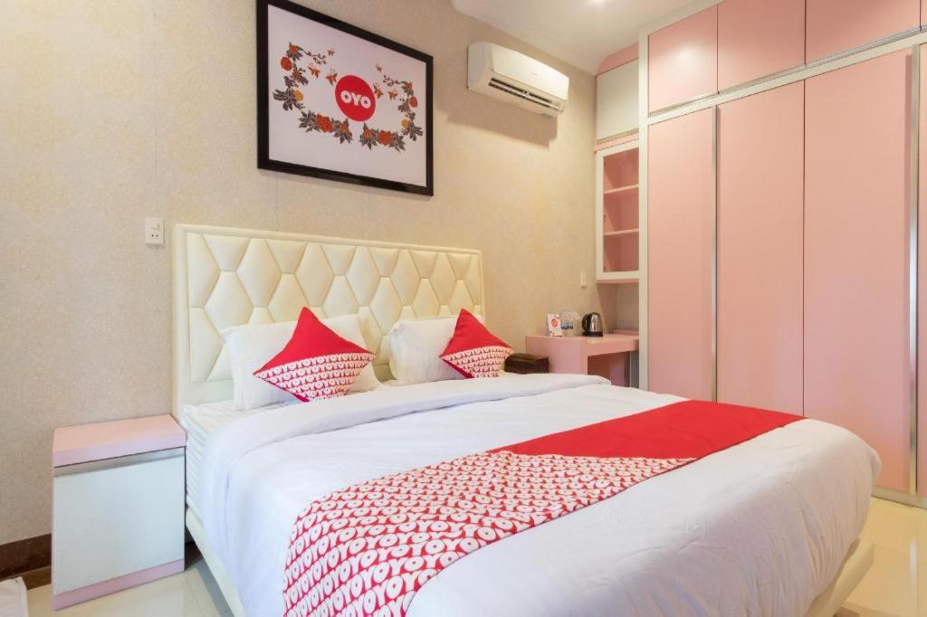 Oyo 619 Naufal Guest House Syariah メダン エクステリア 写真