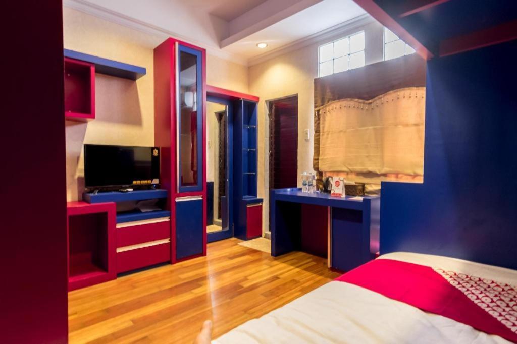 Oyo 619 Naufal Guest House Syariah メダン エクステリア 写真