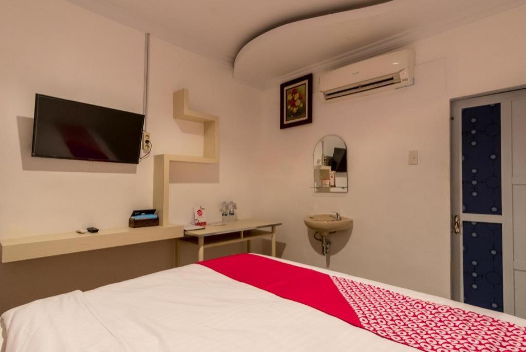 Oyo 619 Naufal Guest House Syariah メダン エクステリア 写真