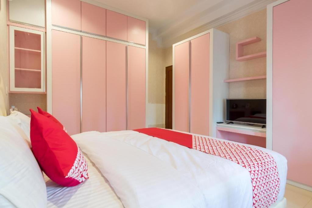 Oyo 619 Naufal Guest House Syariah メダン エクステリア 写真