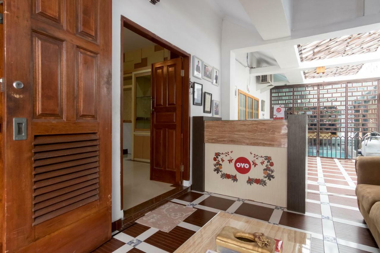 Oyo 619 Naufal Guest House Syariah メダン エクステリア 写真