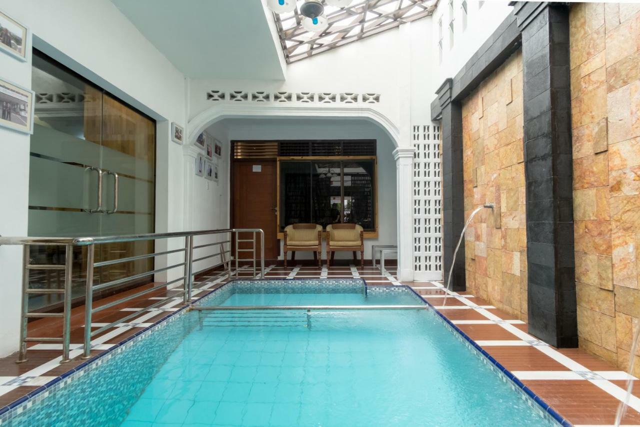 Oyo 619 Naufal Guest House Syariah メダン エクステリア 写真