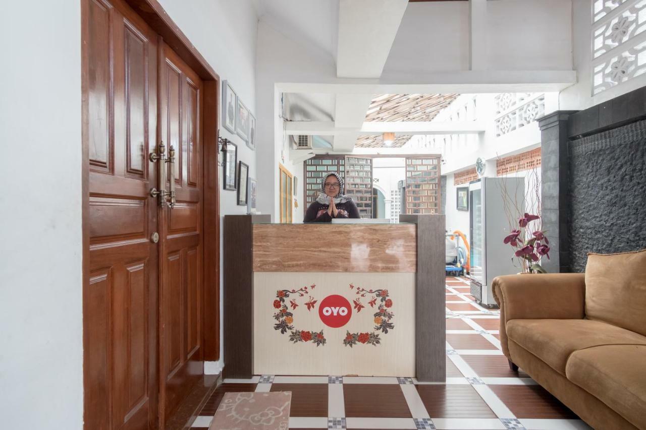 Oyo 619 Naufal Guest House Syariah メダン エクステリア 写真