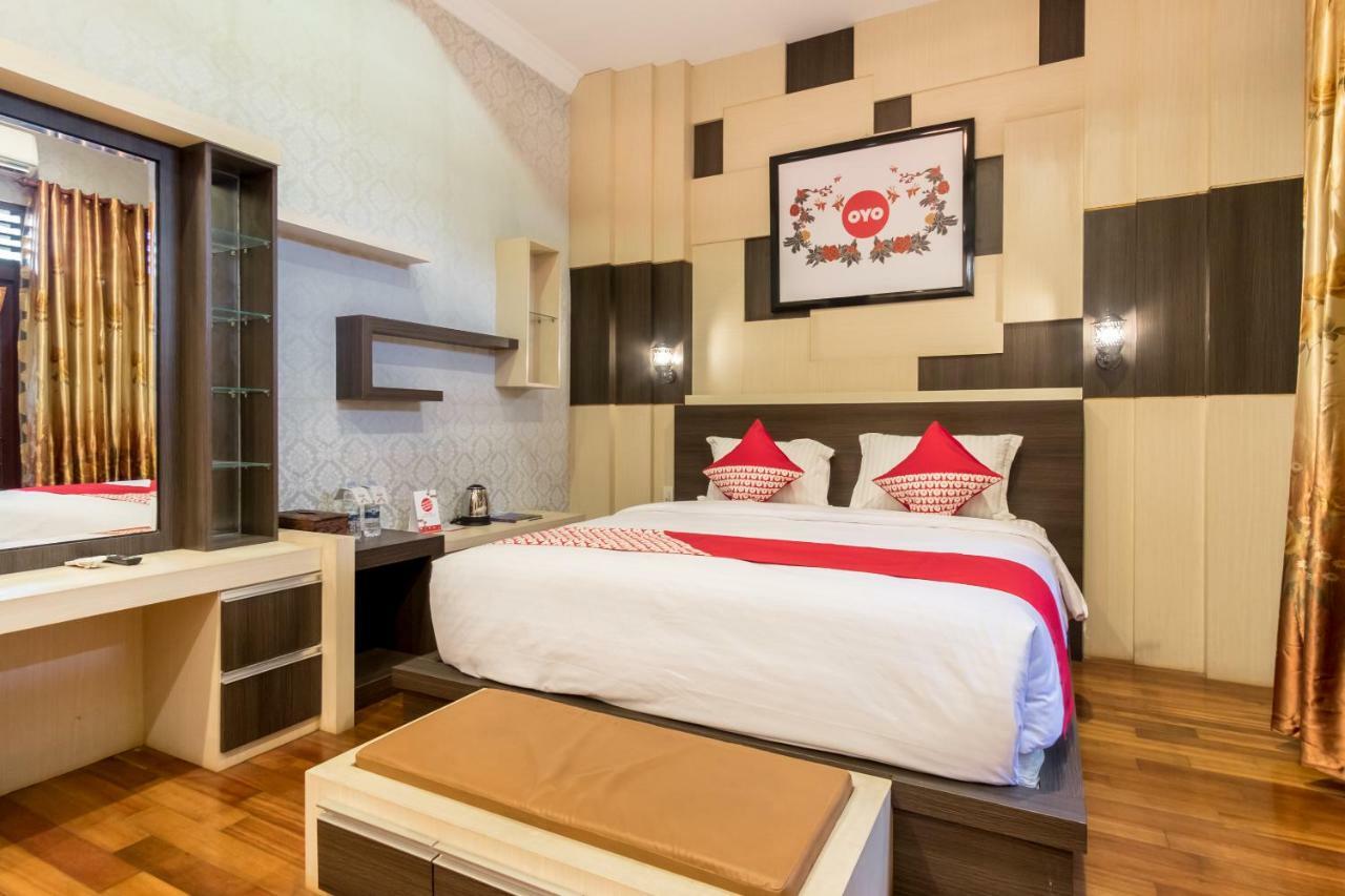 Oyo 619 Naufal Guest House Syariah メダン エクステリア 写真